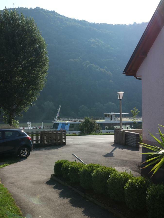 Hotel Romantikhaus Hufschmiede Engelhartszell Exterior foto